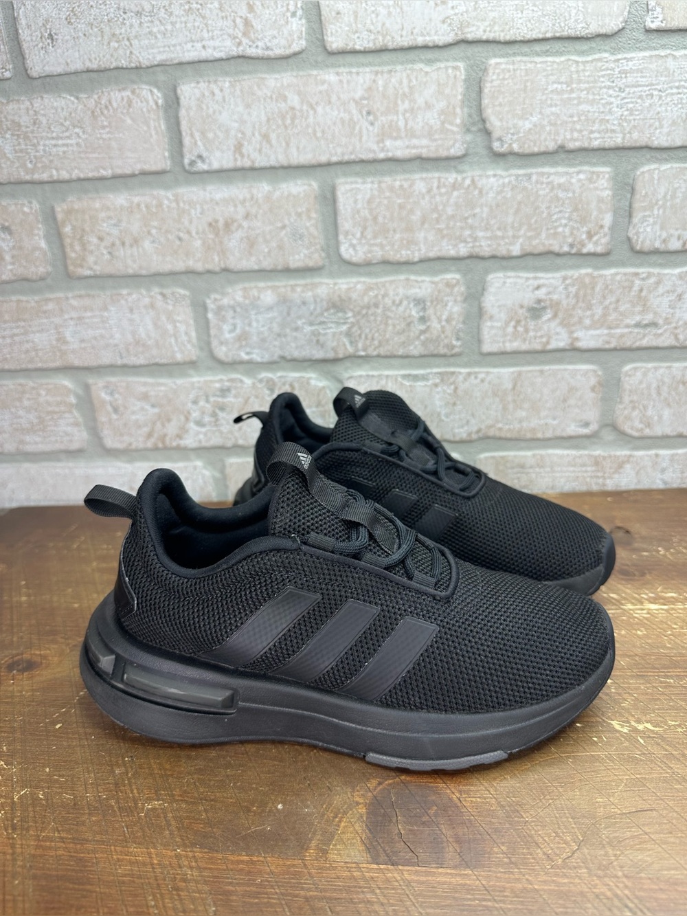 Kids adidas Racer TR23 'Black Carbon' sneaker Size 2.5y - 0407